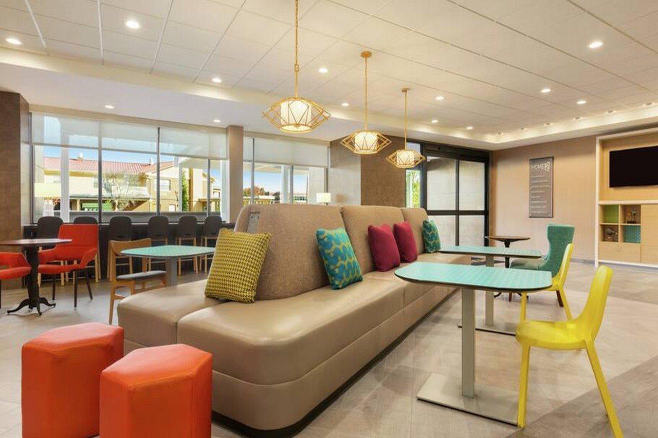 Home2 By Hilton Airport 3*