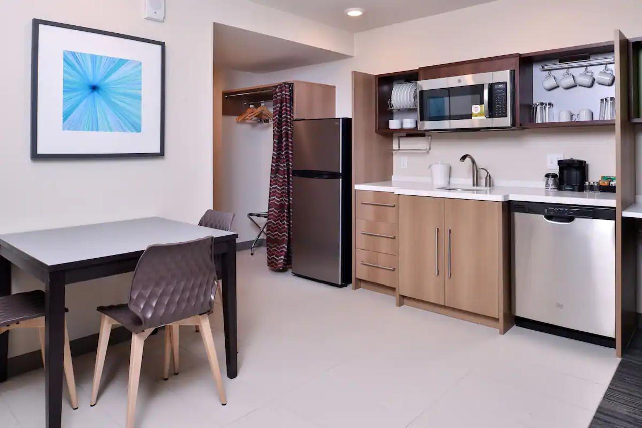 Home2 By Hilton Airport Hotel 3*